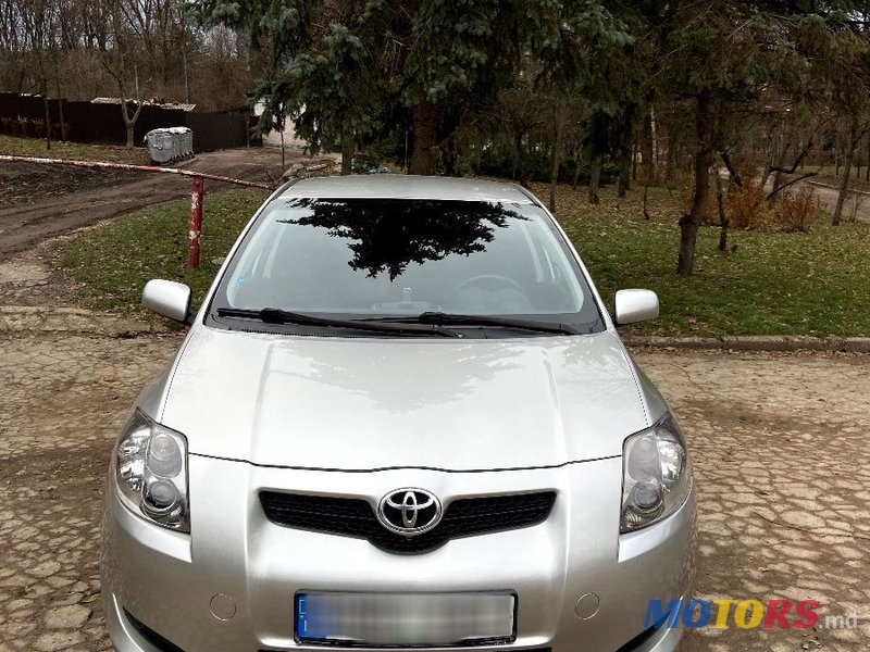 2008' Toyota Auris photo #2