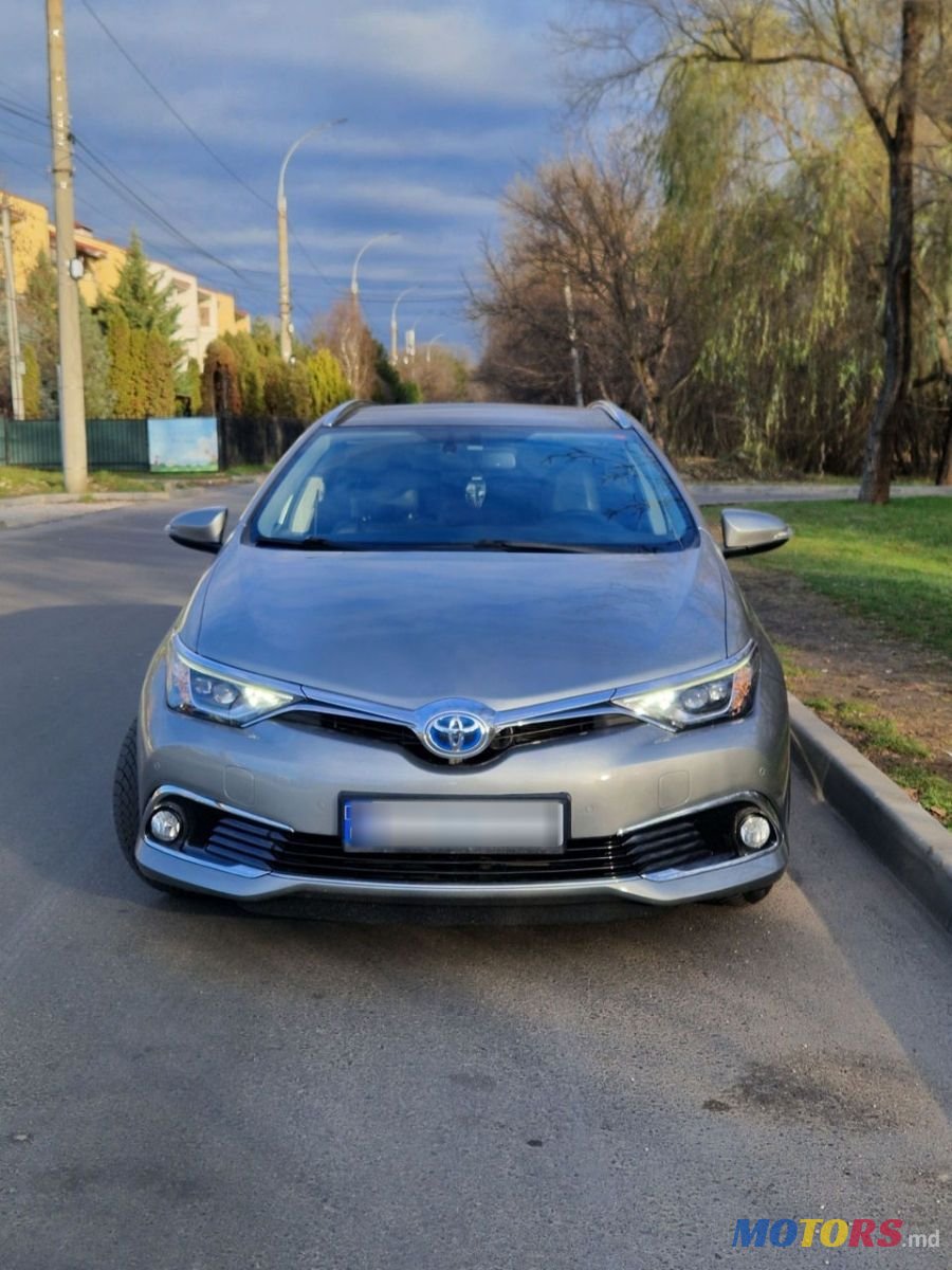 2015' Toyota Auris photo #2