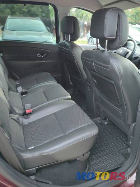 2013' Renault Scenic photo #5