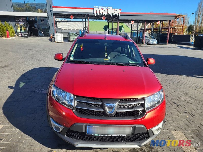 2014' Dacia Sandero photo #2