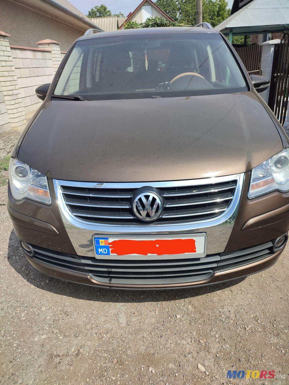 2010' Volkswagen Touran photo #1