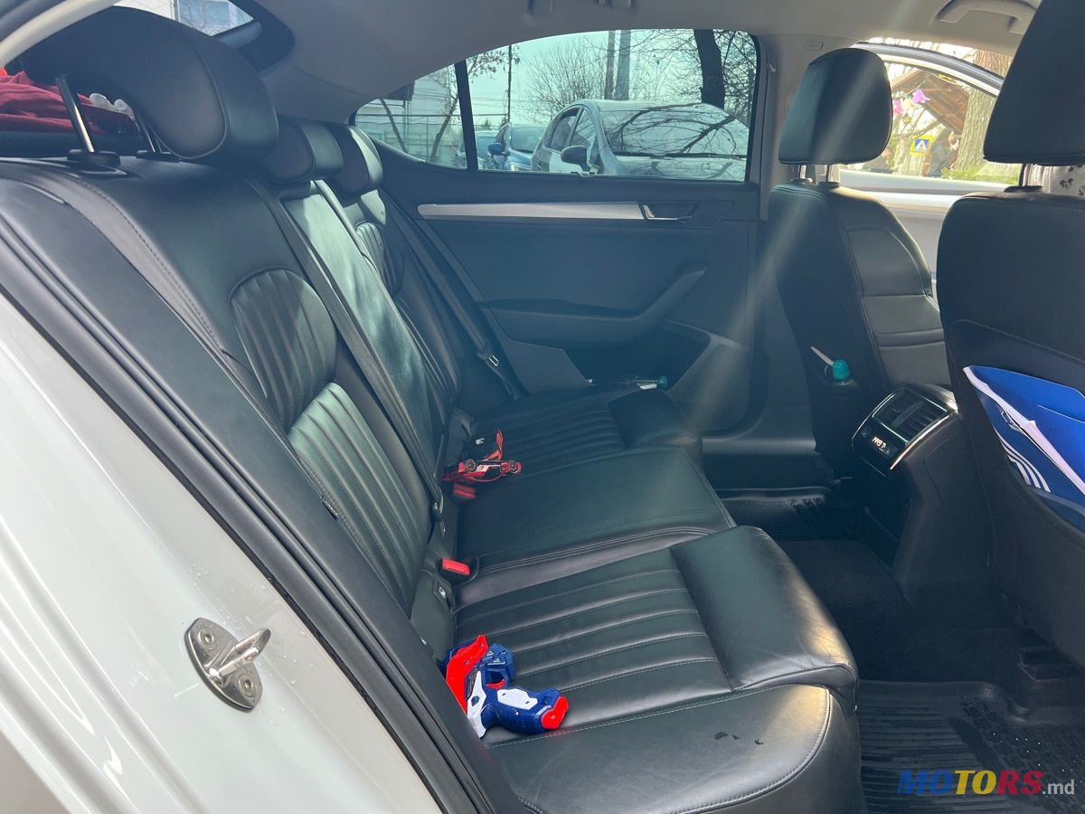 2016' Skoda Superb photo #3