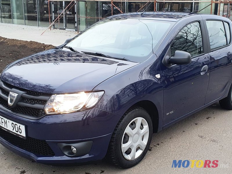 2016' Dacia Sandero photo #2