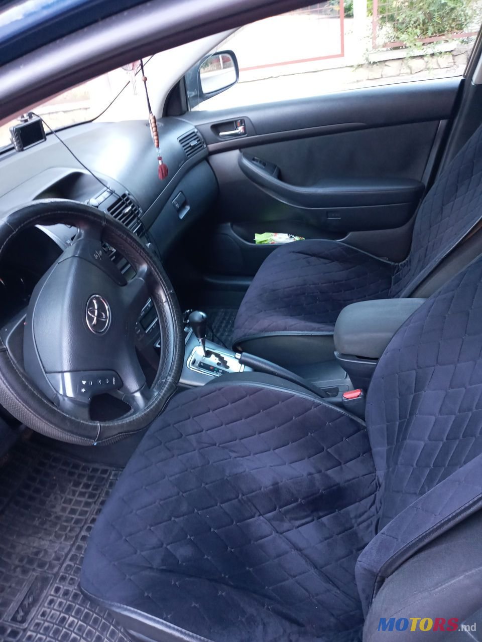 2005' Toyota Avensis photo #6