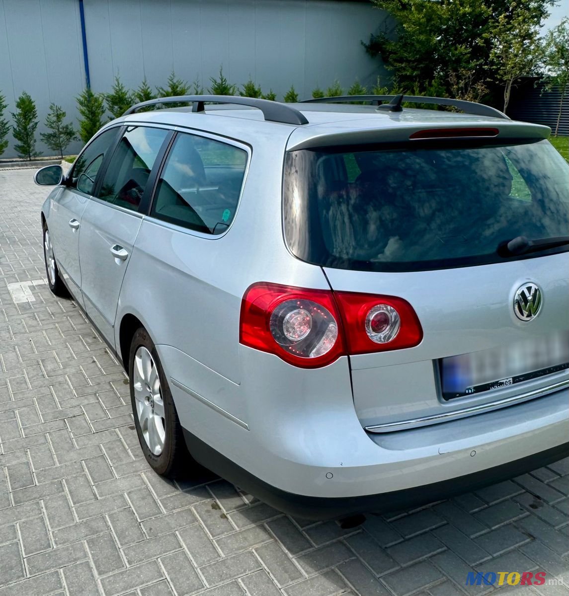 2010' Volkswagen Passat photo #5