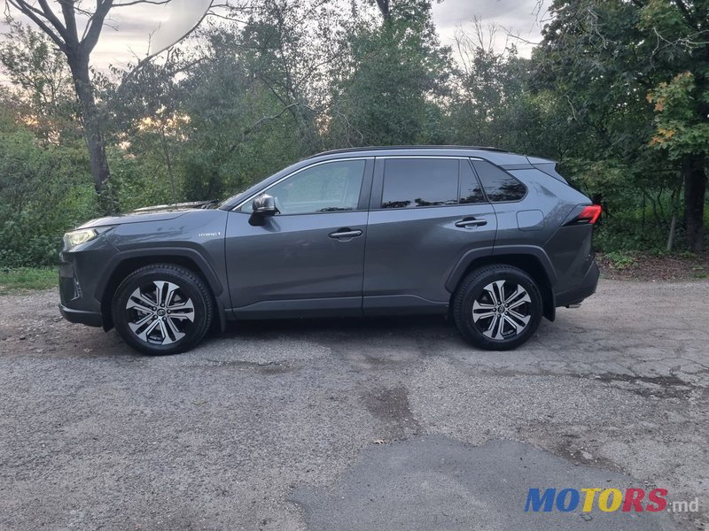 2020' Toyota RAV4 photo #2