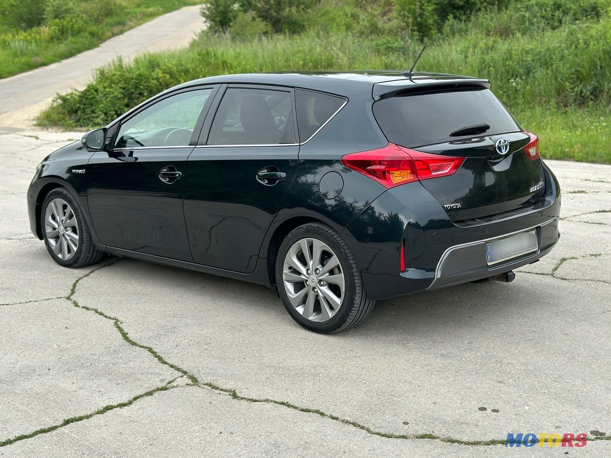 2013' Toyota Auris photo #6