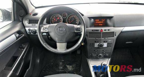 2007' Opel Astra photo #2