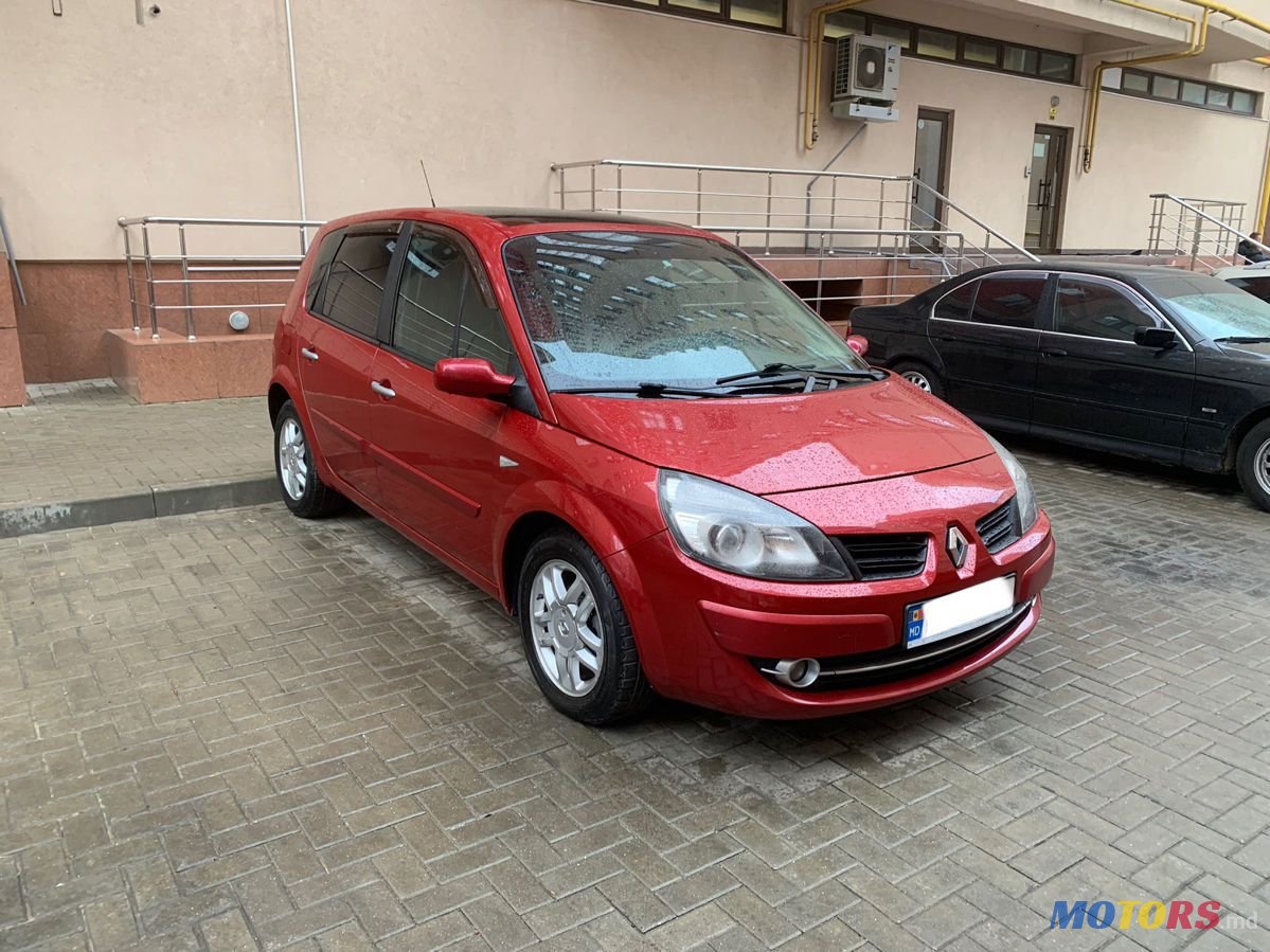 2009' Renault Scenic photo #2