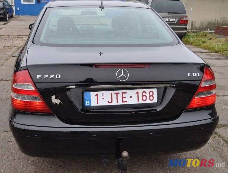 2005' Mercedes-Benz E photo #3