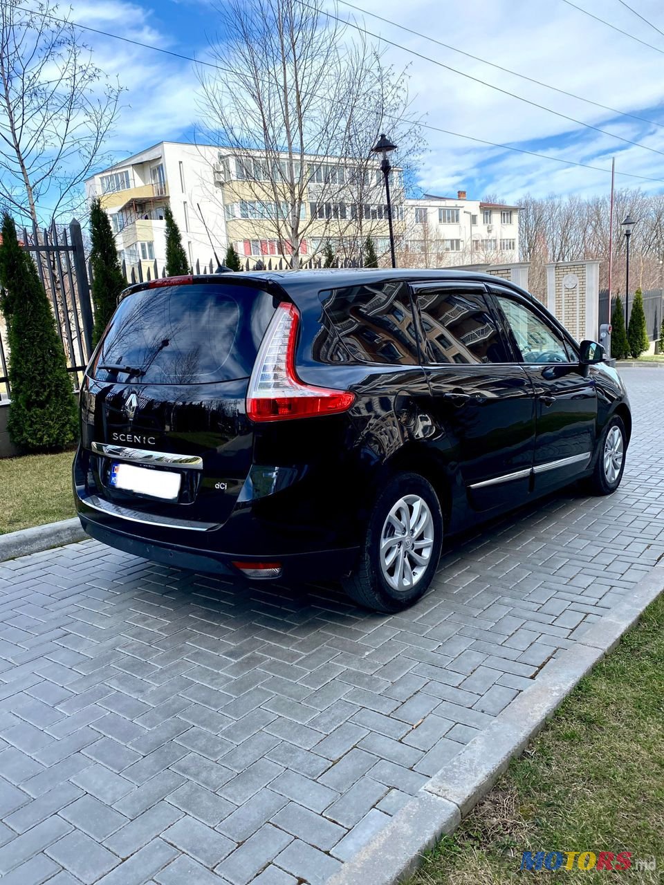 2013' Renault Grand Scenic photo #3