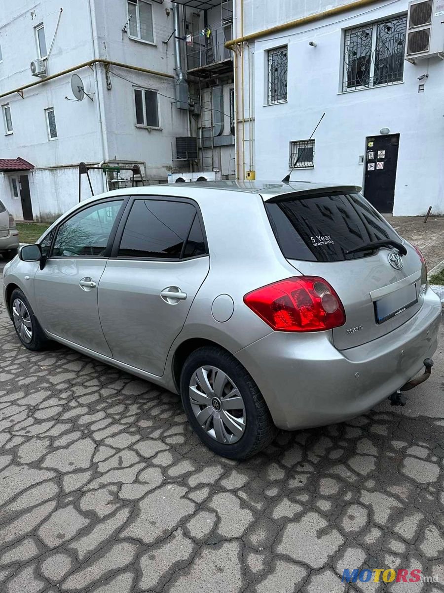 2008' Toyota Auris photo #2