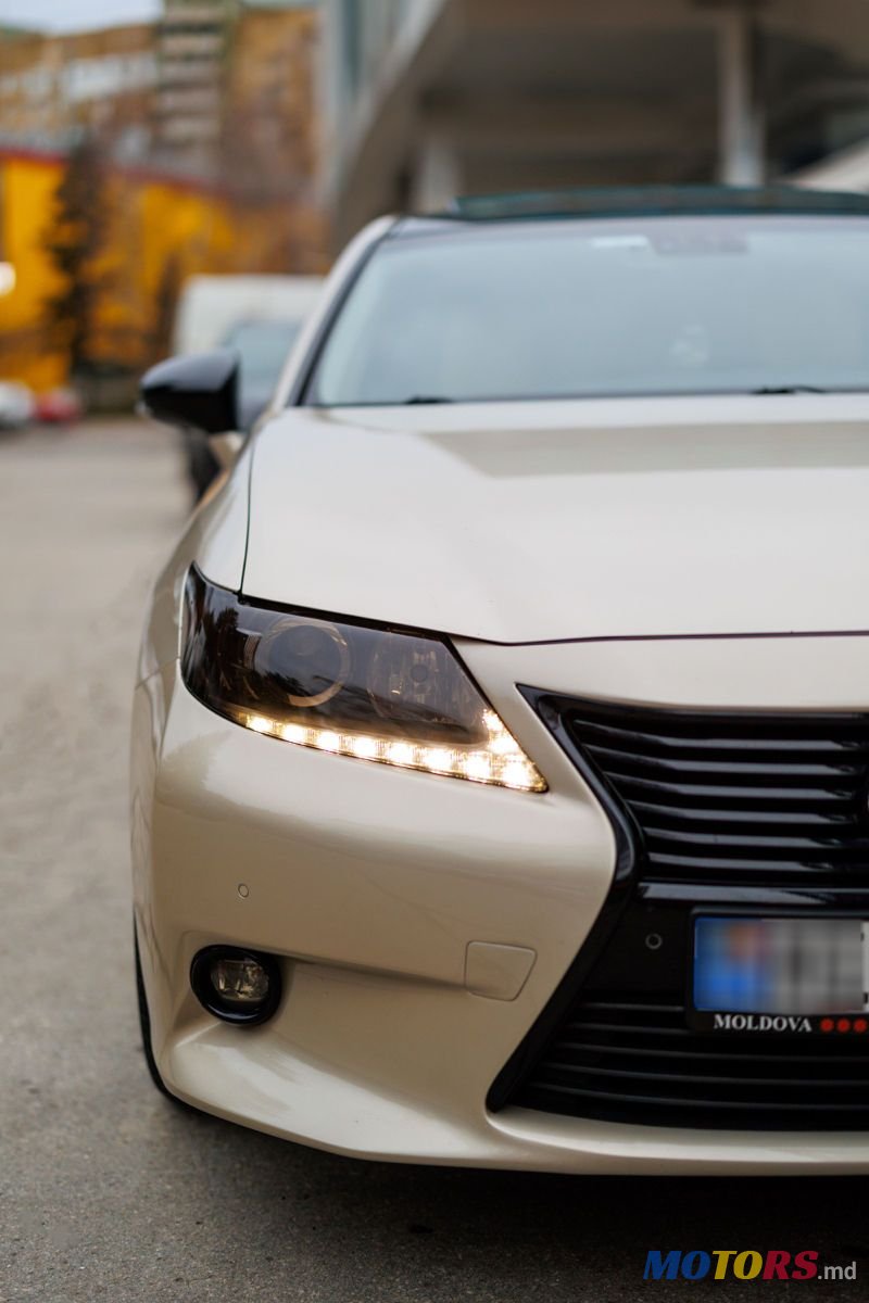 2012' Lexus Es Series photo #2
