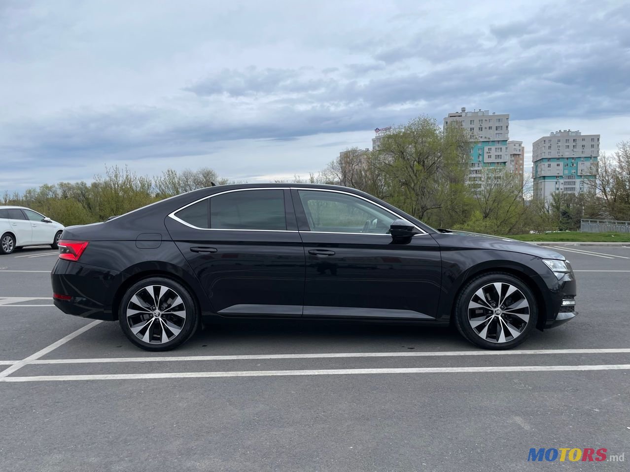 2020' Skoda Superb photo #3
