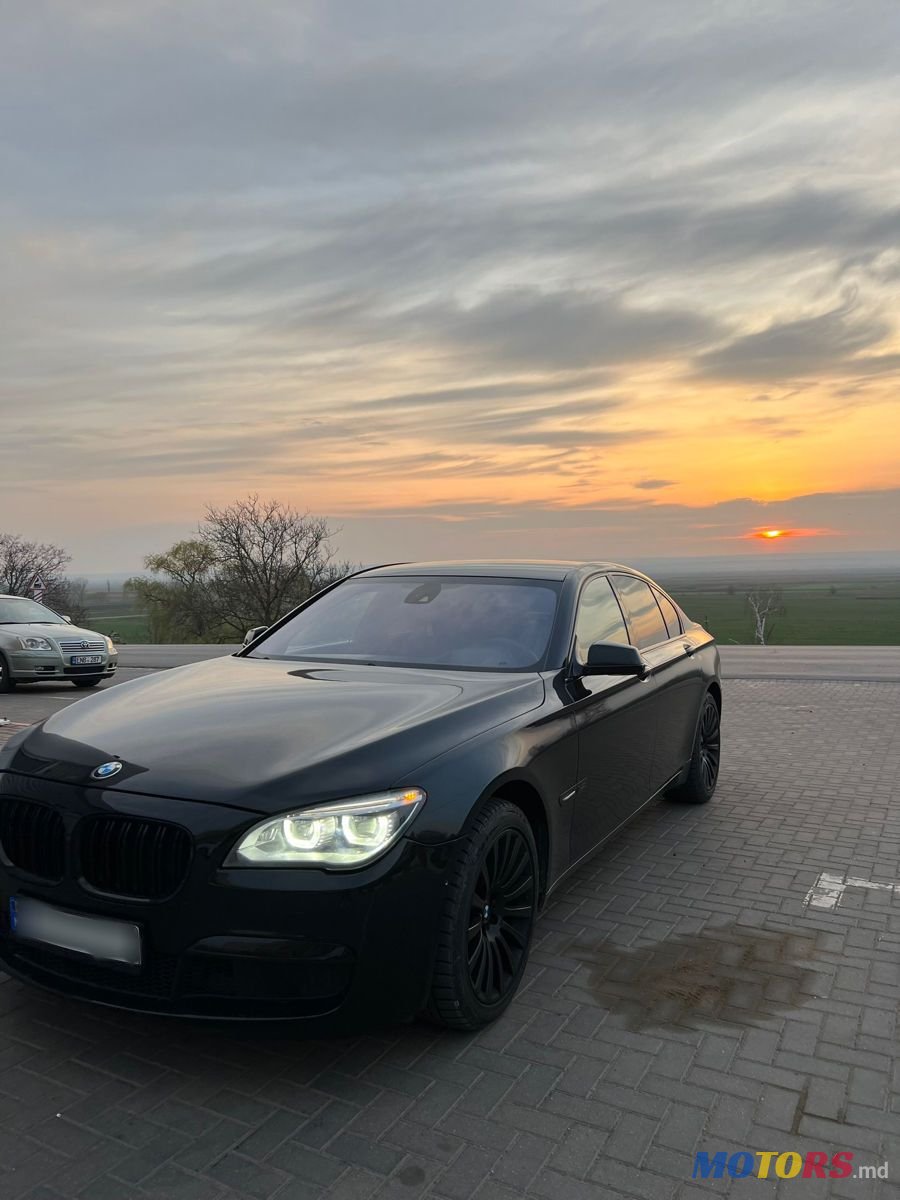 2011' BMW 7 Series photo #3