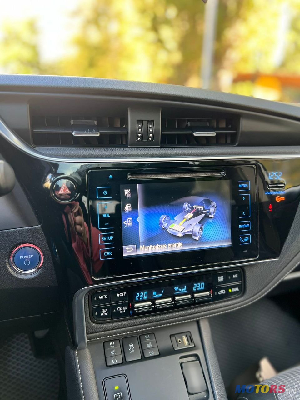 2015' Toyota Auris photo #3