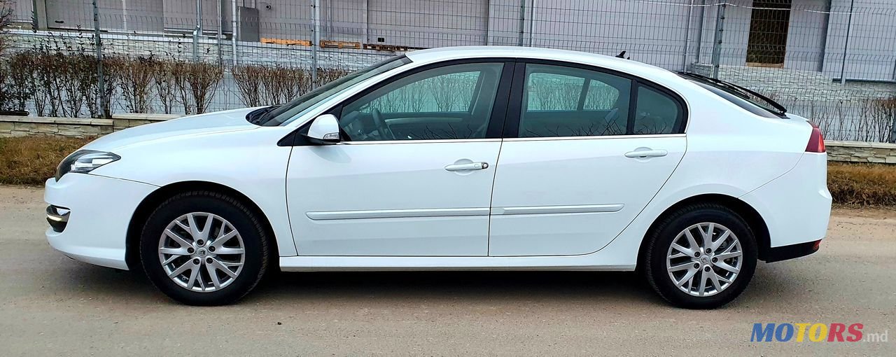 2015' Renault Laguna photo #3