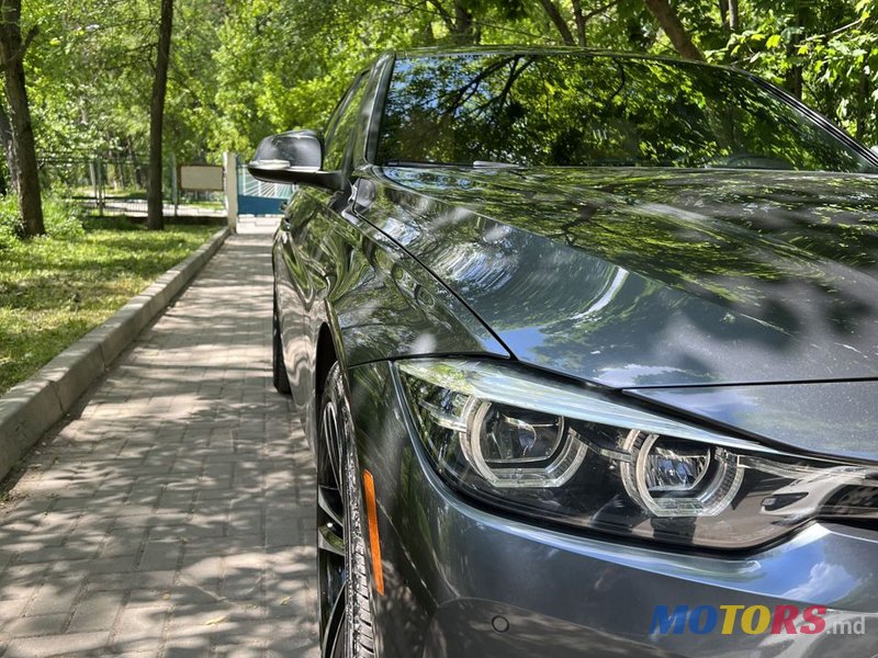 2017' BMW 3 Series photo #4