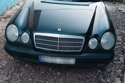1999' Mercedes-Benz E-Class