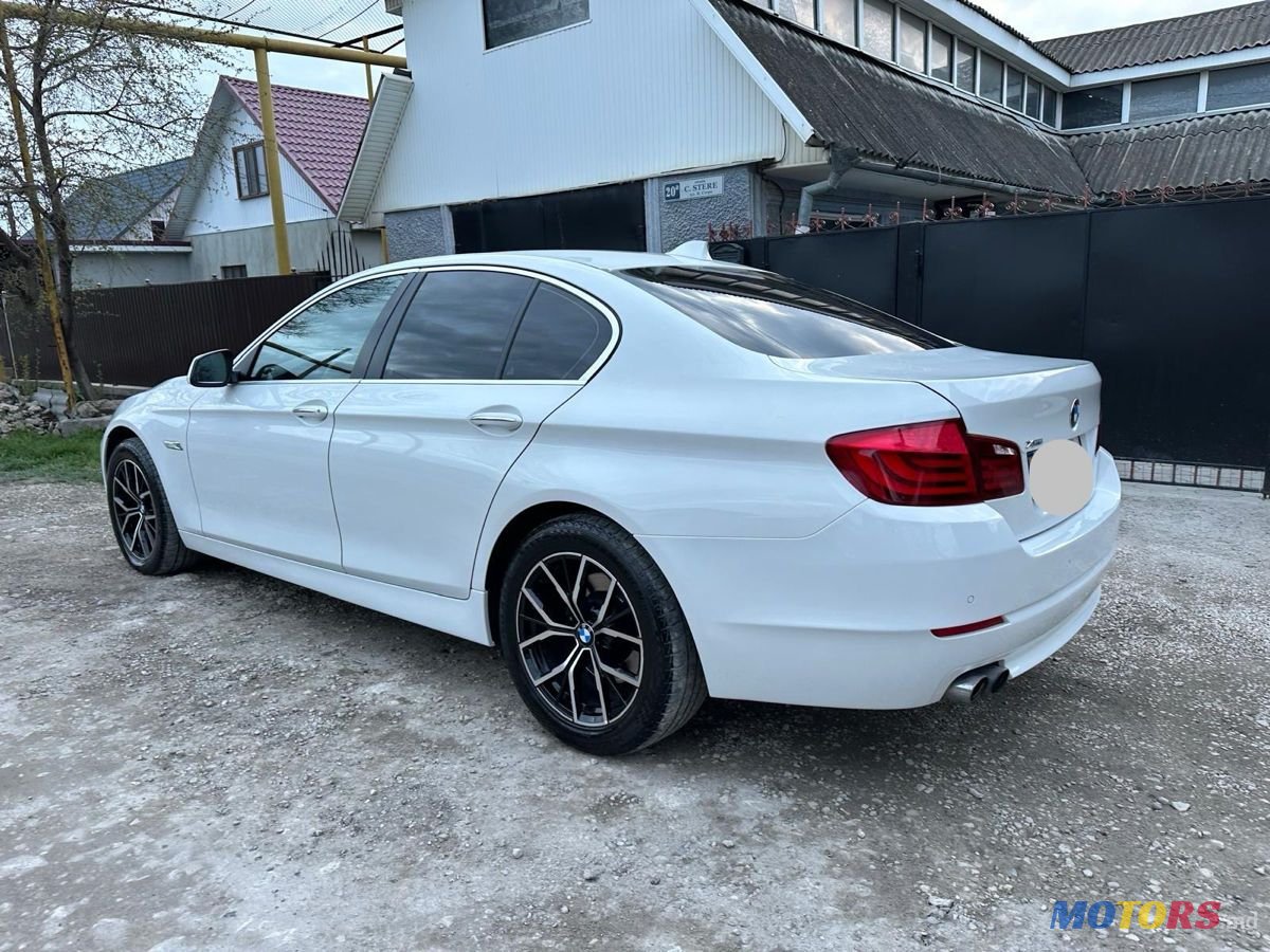 2012' BMW 5 Series photo #2