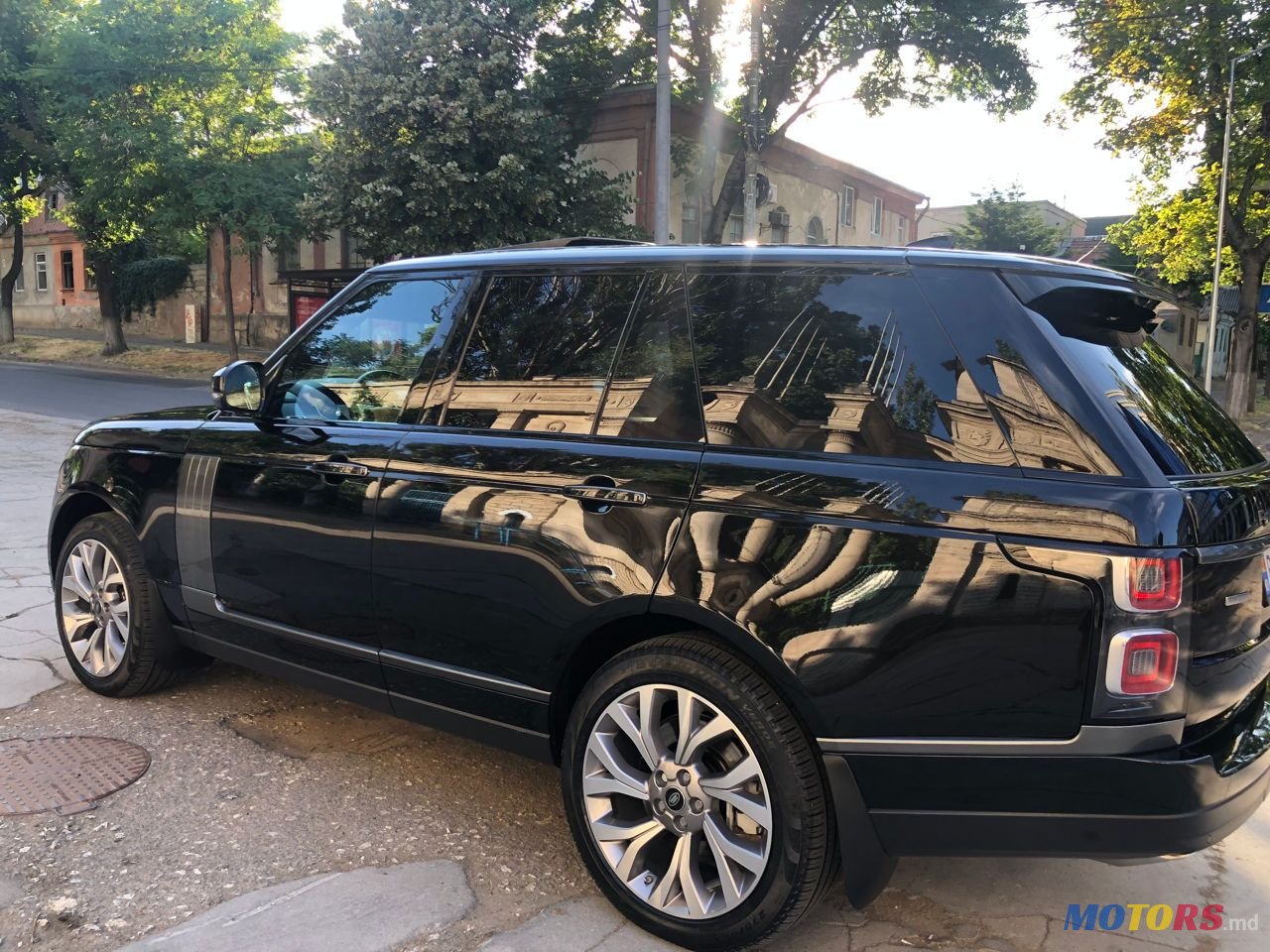 2019' Land Rover Range Rover photo #1