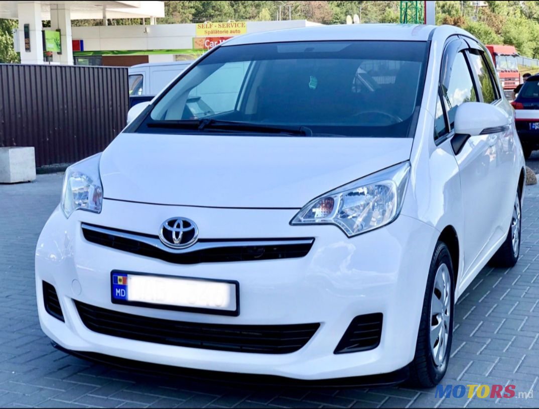 2011' Toyota Verso-S photo #1