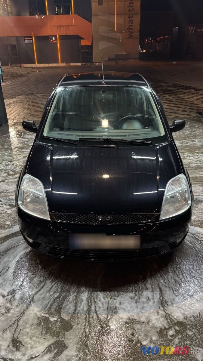 2002' Ford Fiesta photo #2