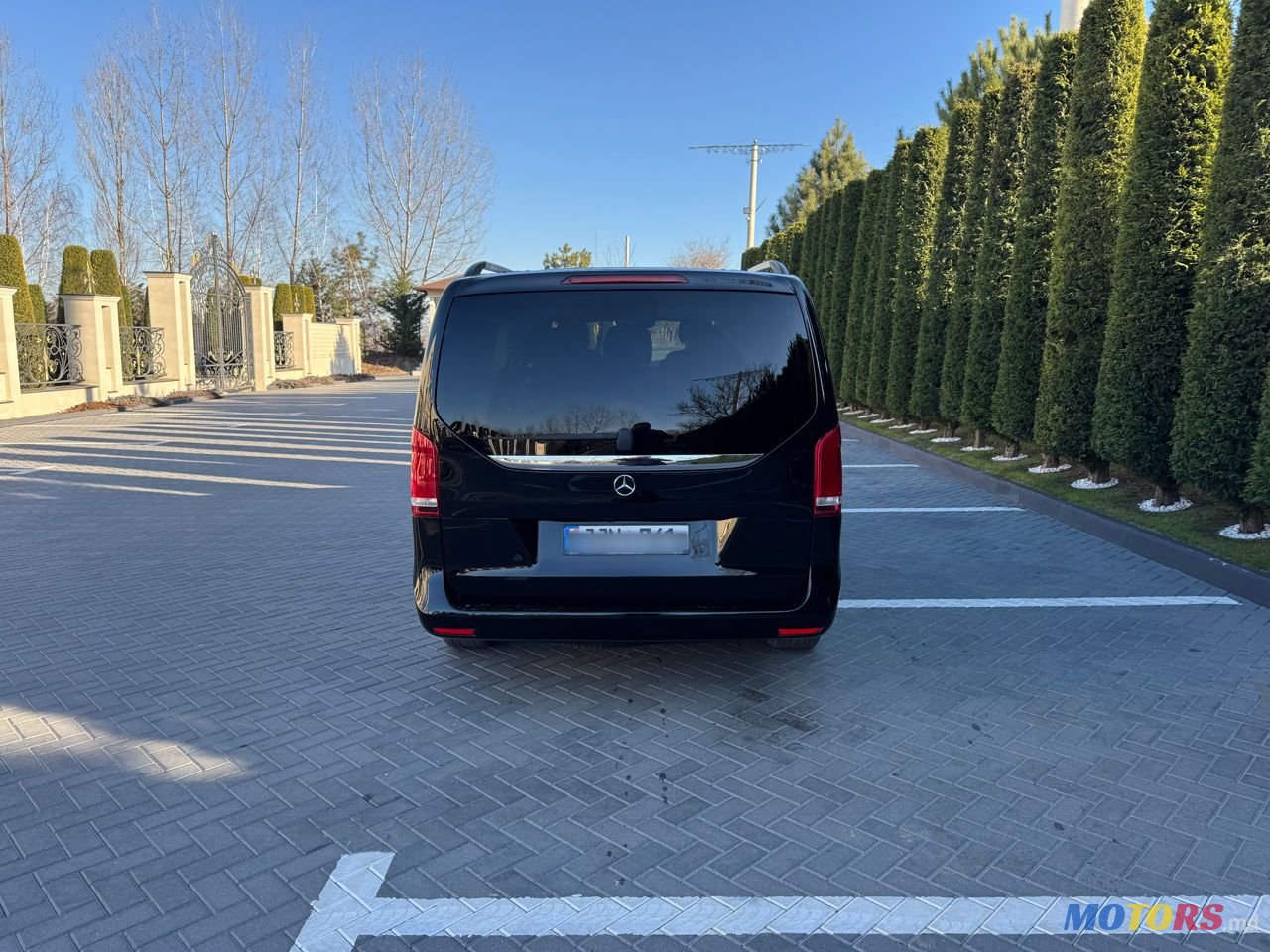 2017' Mercedes-Benz V-Class photo #6