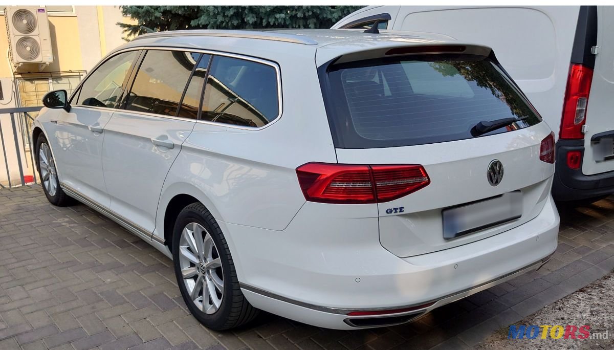 2016' Volkswagen Passat photo #4