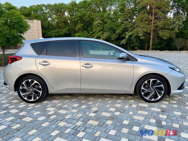 2016' Toyota Auris photo #2