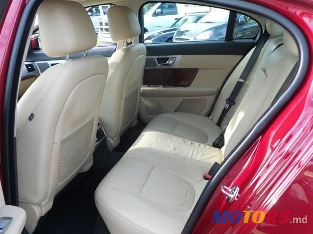 2013' Jaguar XF photo #2