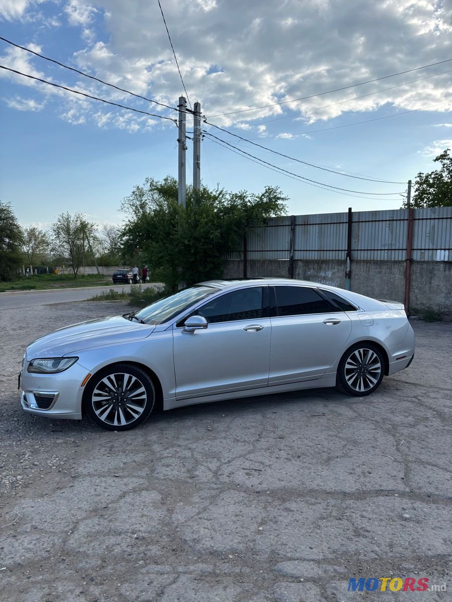 2017' Lincoln MKZ photo #3