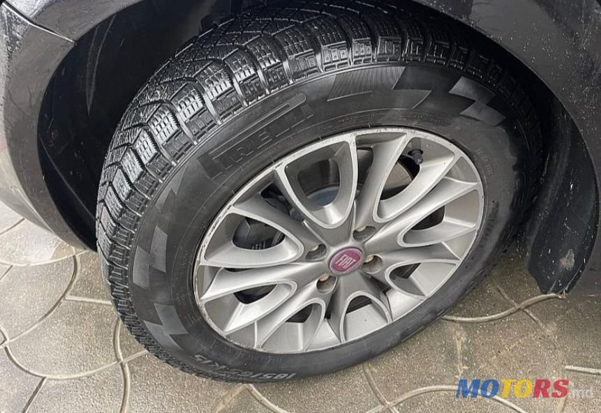 2012' Fiat Punto photo #6