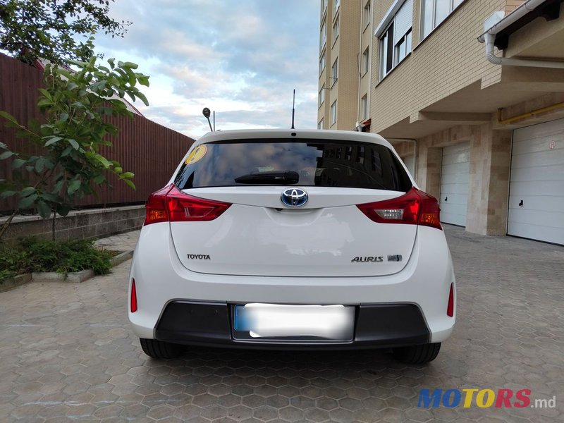 2015' Toyota Auris photo #4