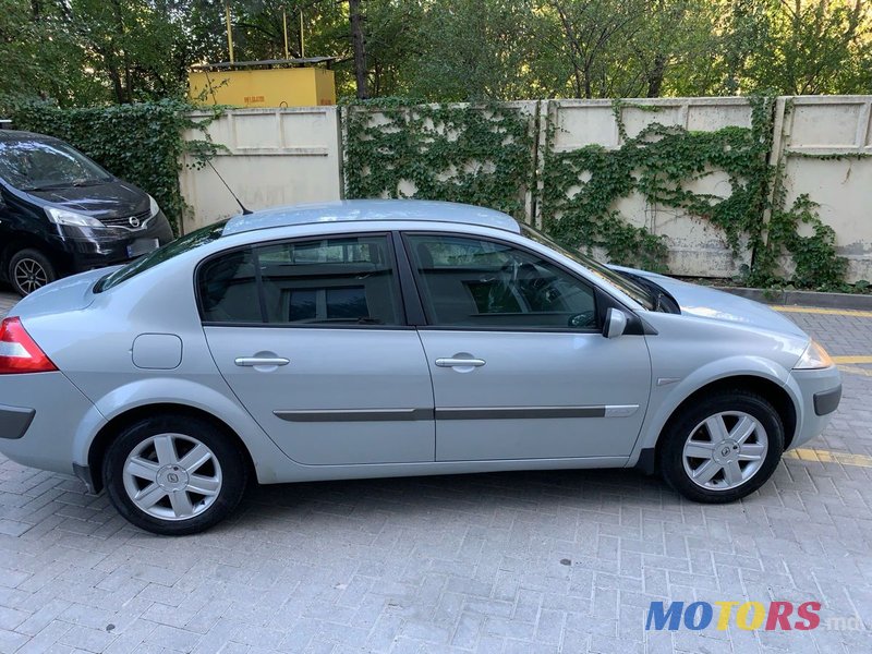 2004' Renault Megane photo #2