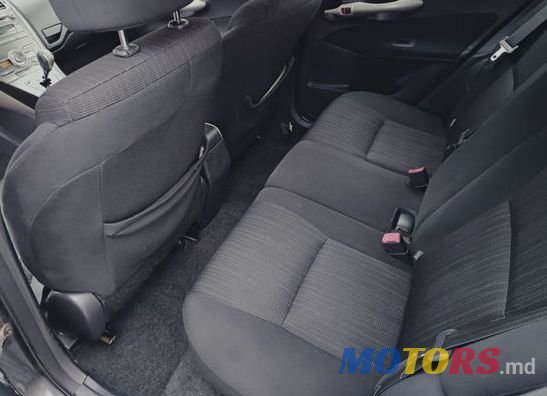 2007' Toyota Auris photo #4