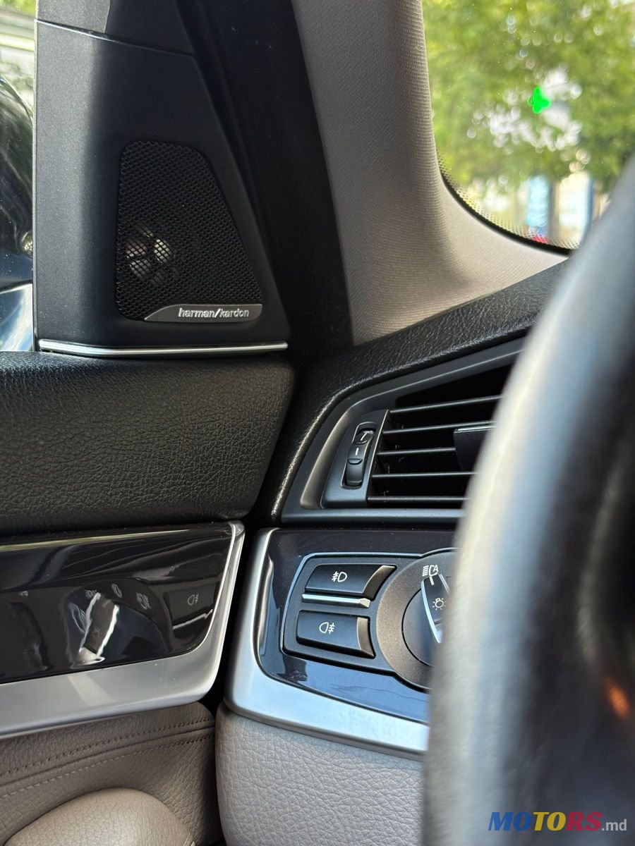 2012' BMW 5 Series photo #6
