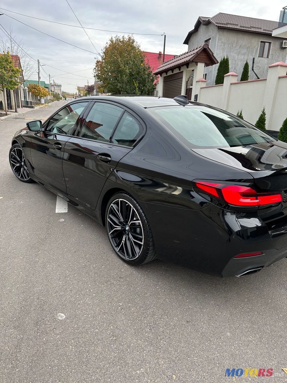 2020' BMW 5 Series photo #2
