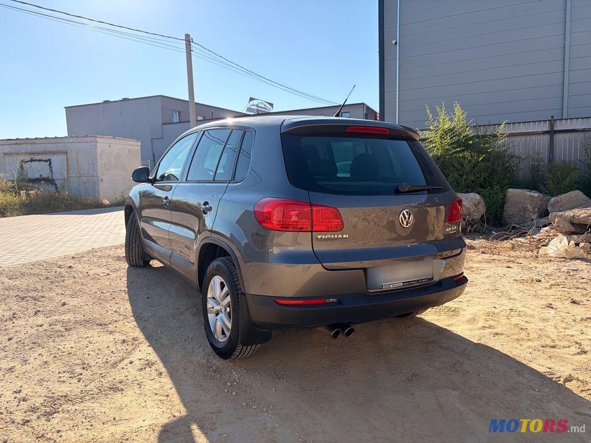 2013' Volkswagen Tiguan photo #3