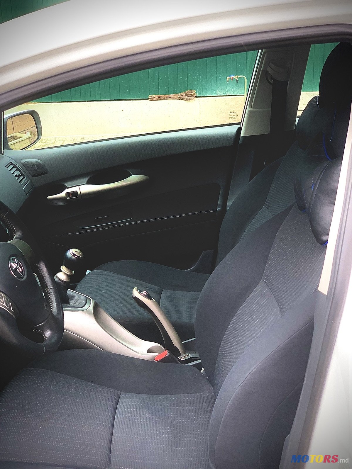 2009' Toyota Auris photo #7