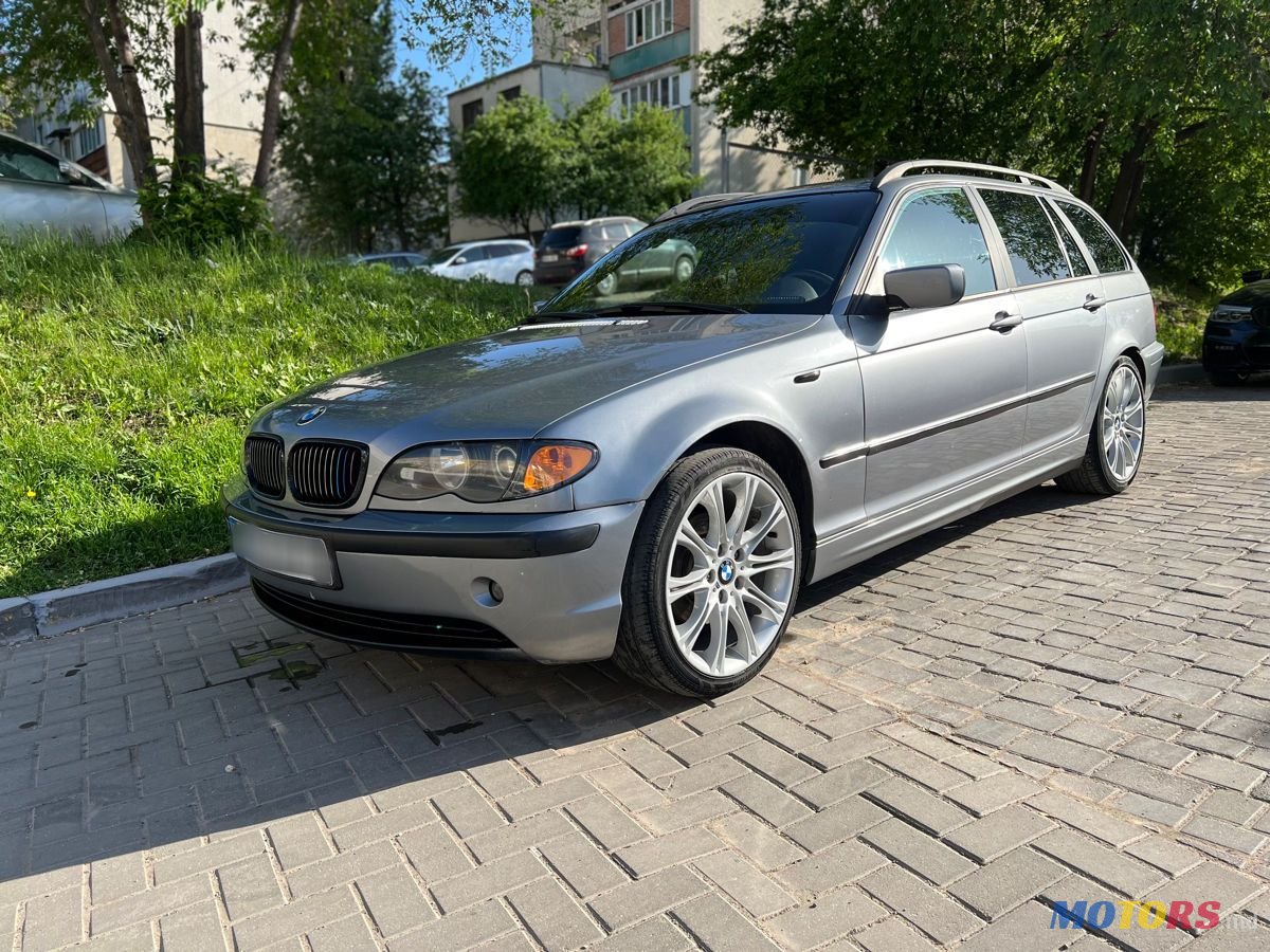 2004' BMW 3 Series Touring photo #3