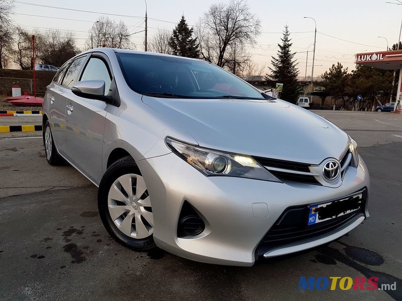 2014' Toyota Auris photo #1