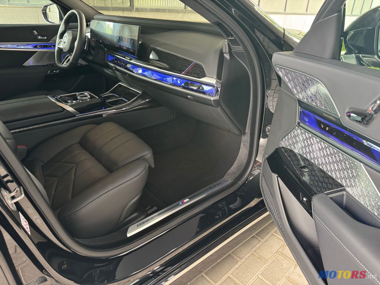 2023' BMW 7 Series photo #6