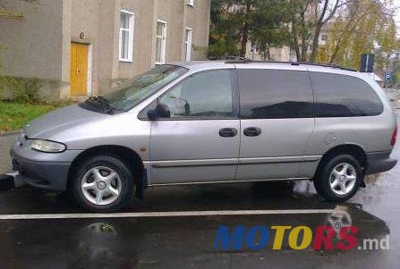 1998' Chrysler Grand Voyager photo #1