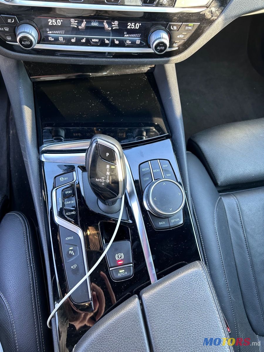 2019' BMW 5 Series photo #5