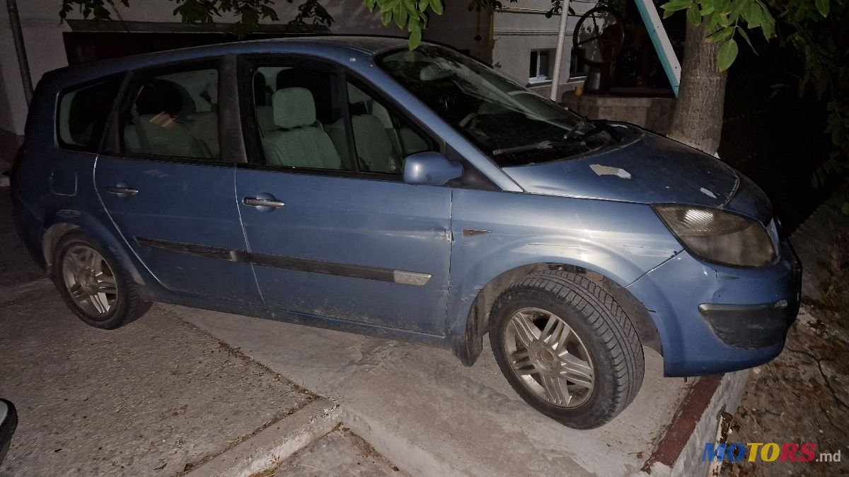 2004' Renault Grand Scenic photo #1