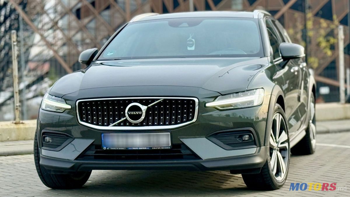 2021' Volvo V60 photo #1