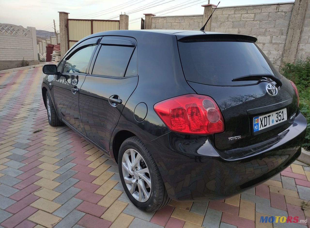 2008' Toyota Auris photo #2