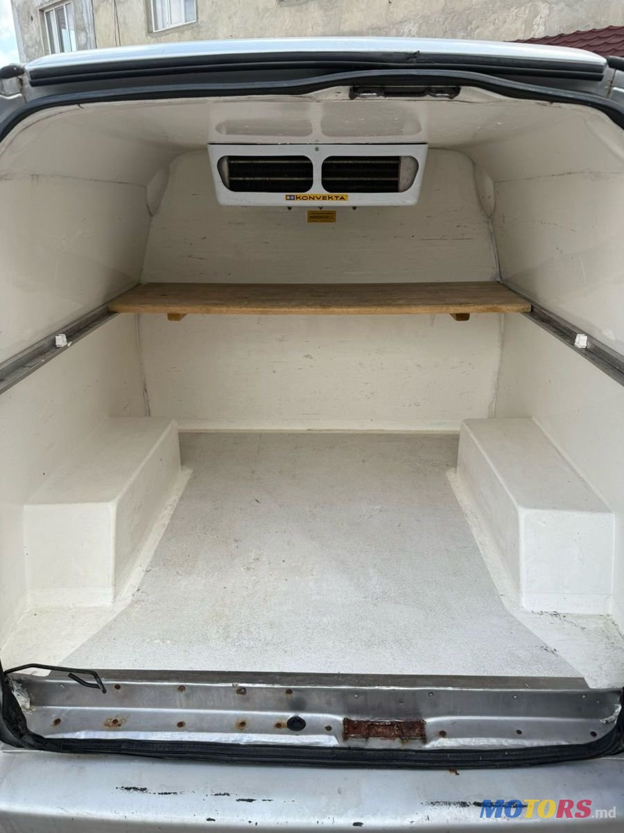 2002' Volkswagen Caddy photo #1