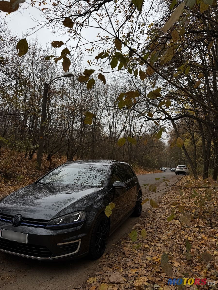 2015' Volkswagen Golf photo #3